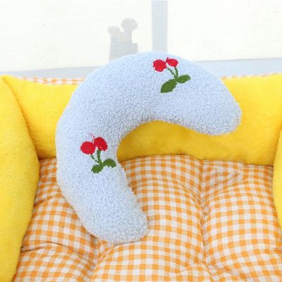 Coussin Chat En Croissant Cerise Bleu