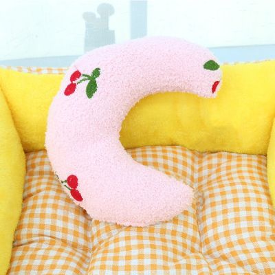 Coussin Chat En Croissant Cerise Rose